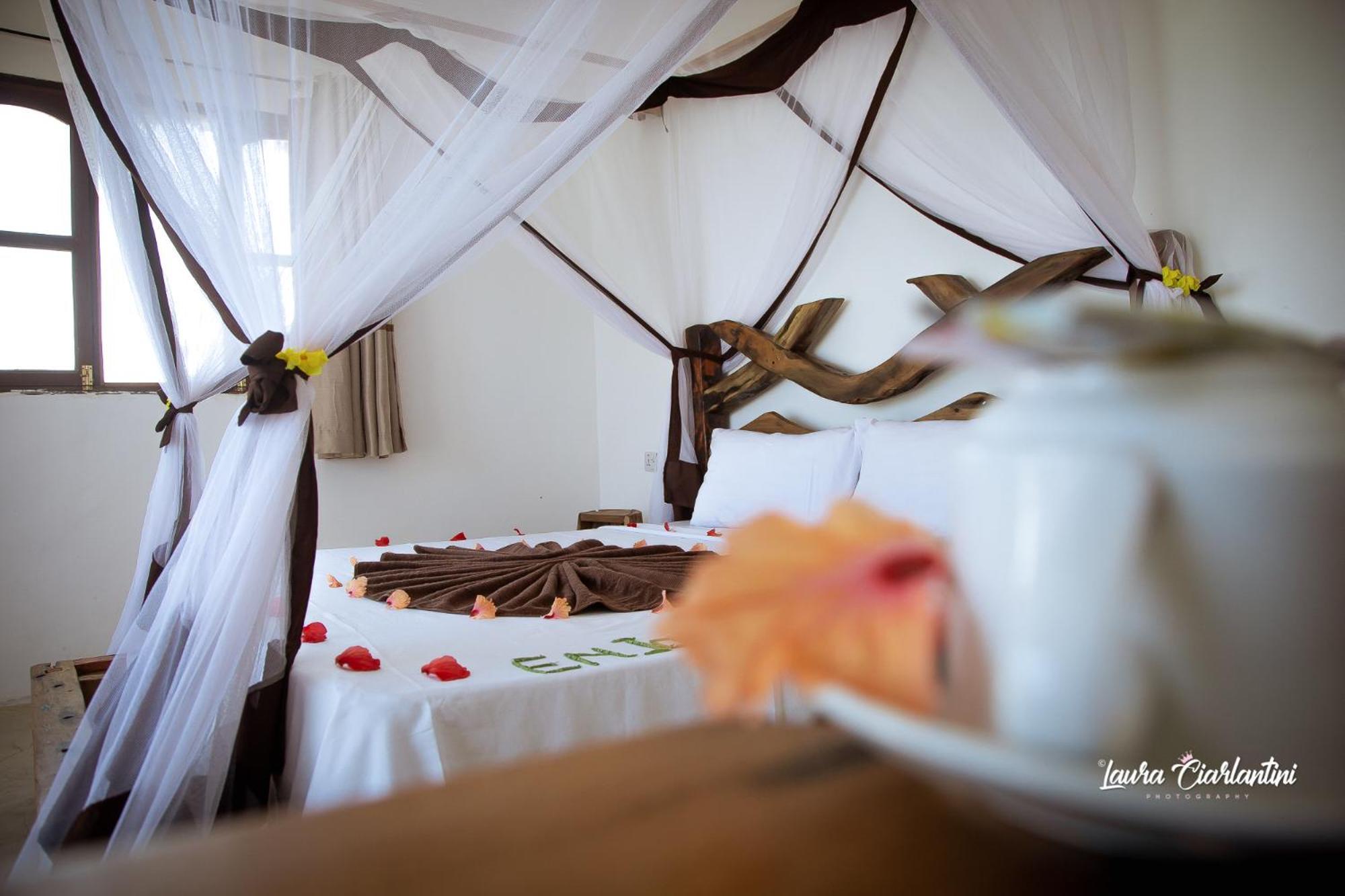 Uroa Zanzibar Vera Beach Hotel By Moonshine Dikoni Exteriör bild